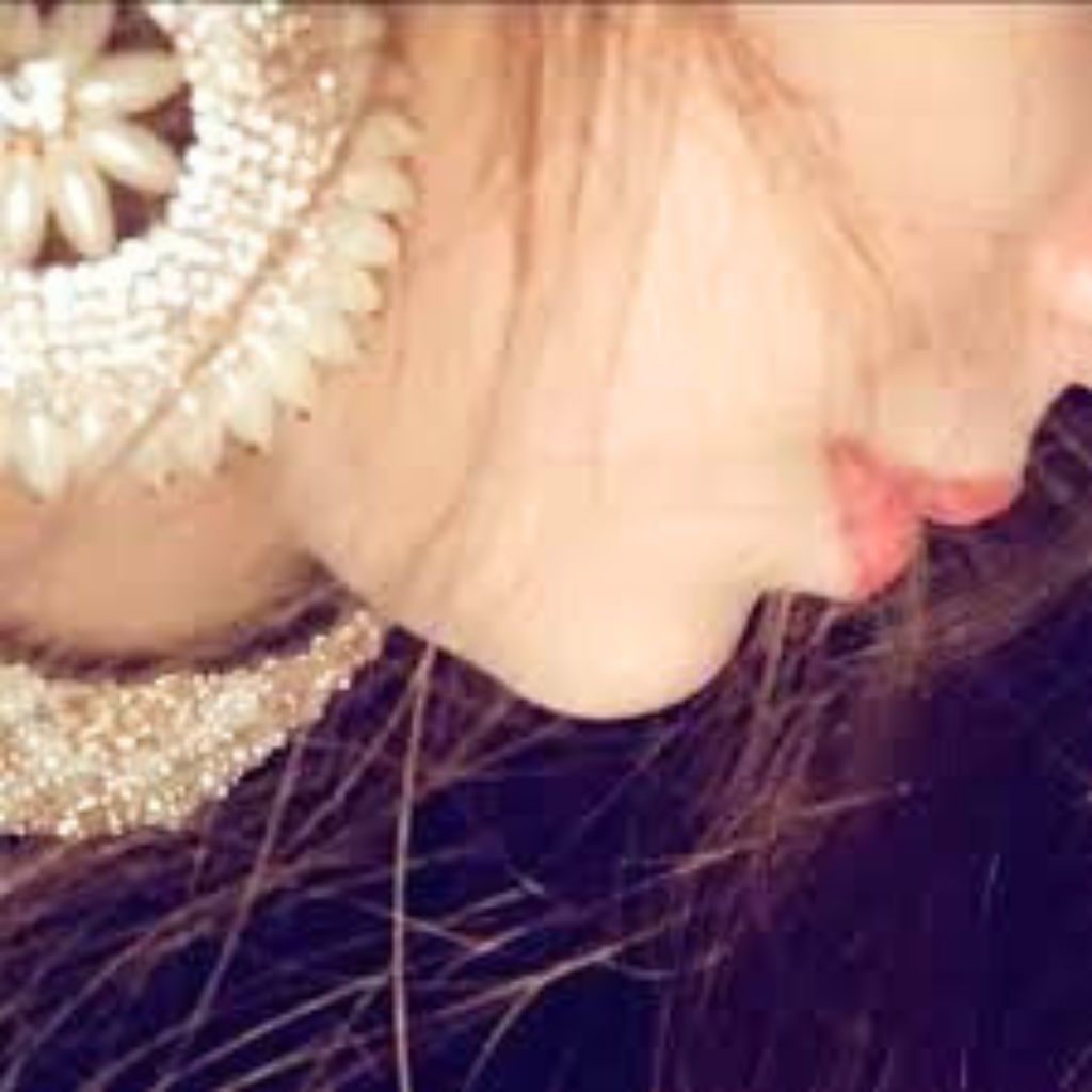 half face earrings dp for whatsapp Pics images free 2023 (2)